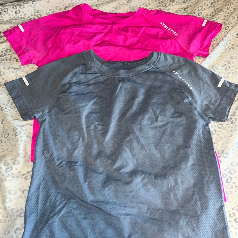 2 Stretch Athletics Workout Tees - Medium